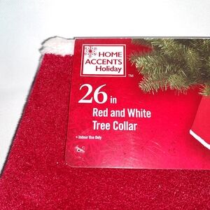 26 inch Red and White Tree Collar NWT Christmas Holiday Seasonal Decoration